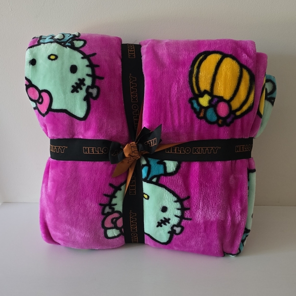 Hello Kitty Other - Hello Kitty Halloween Plush Blanket – Twin Pumpkin Frankenstein